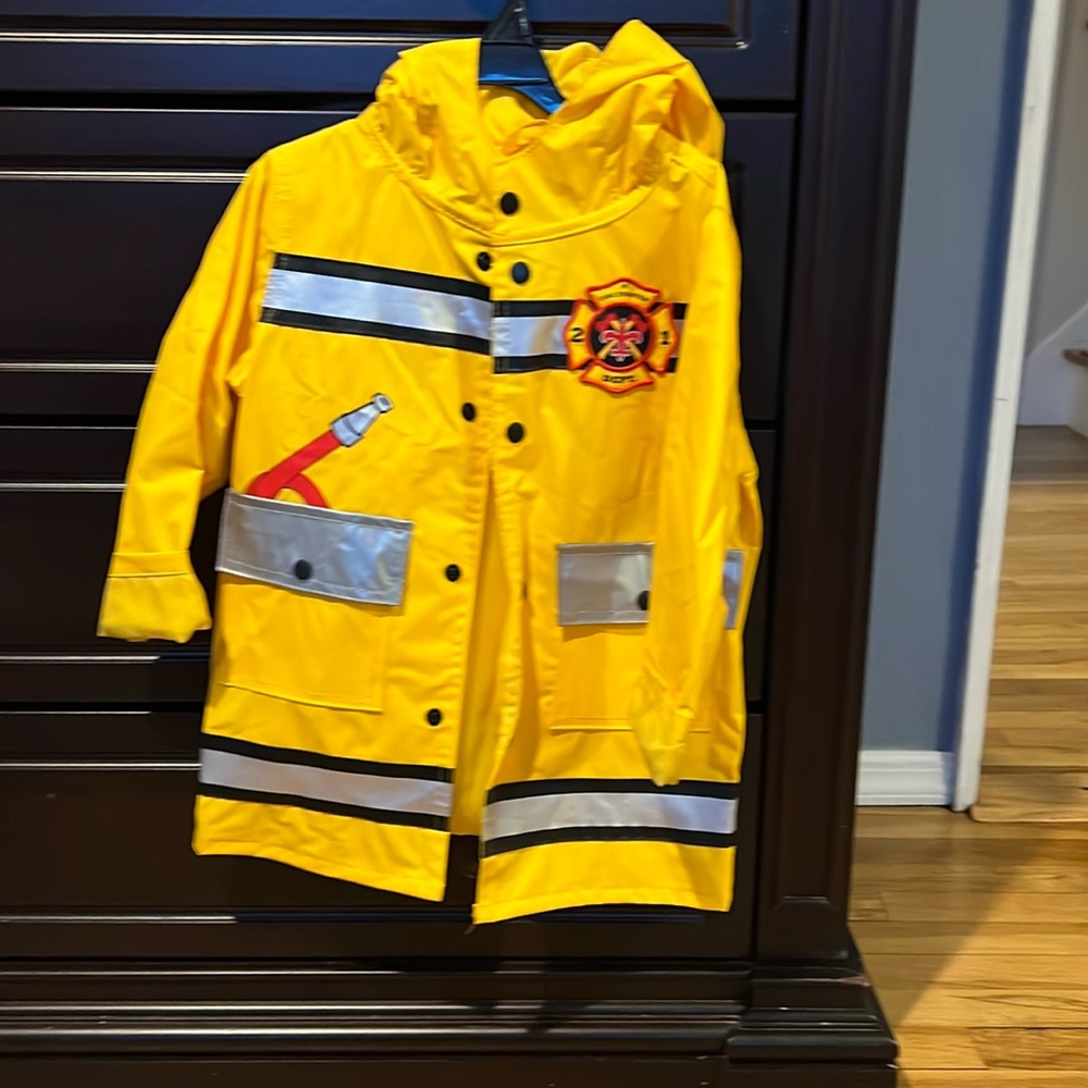 4t raincoat